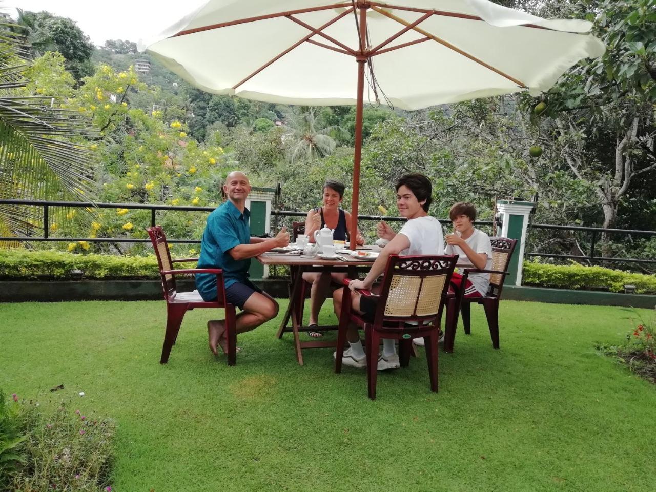Villa Nuova Kandy Exterior foto